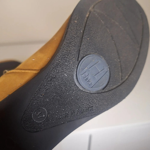 Stylish Tan Ankle Boots - Picture 13 of 13